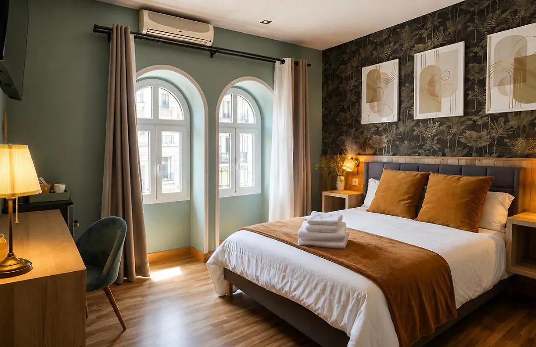 Hostal Luxury Green Madrid Gran Vía-1